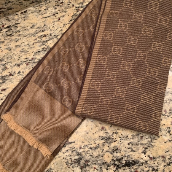 π§£π§£ GUCCI SCARF π§£ π§£ - Picture 5 of 5